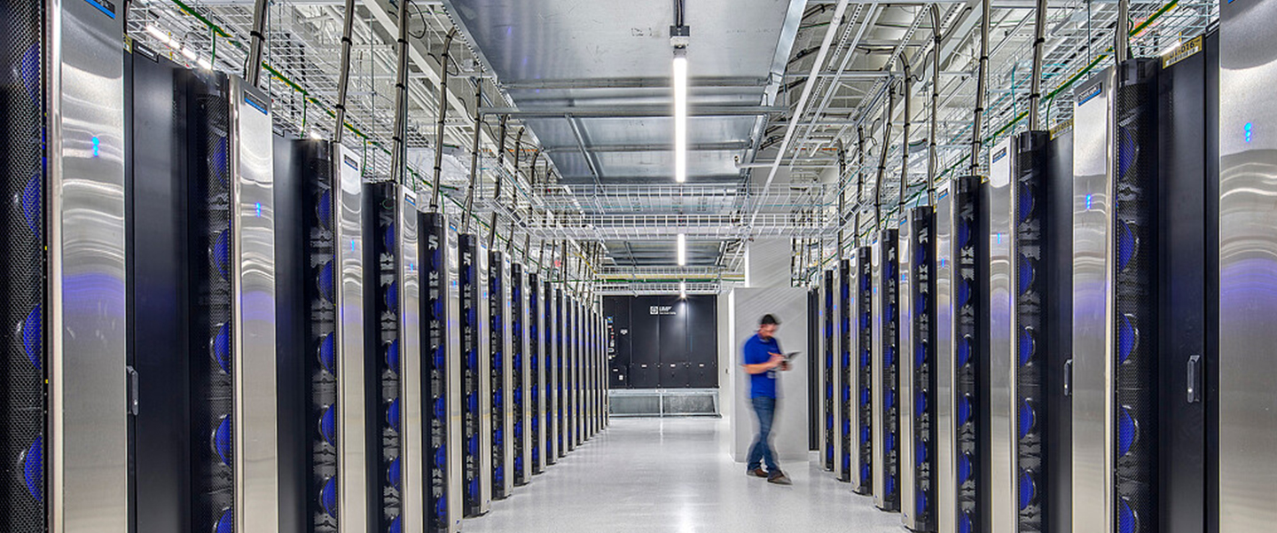 data-center-power-solutions.jpg
