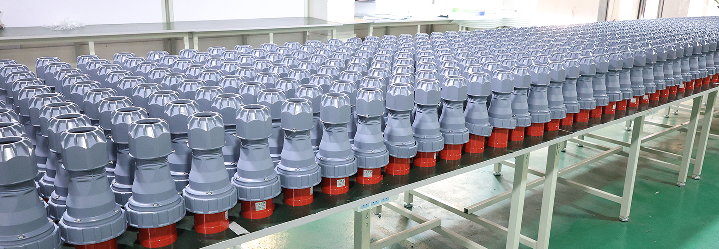 Industrial-Plugs-4.jpg